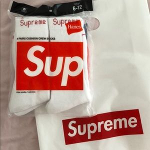 Supreme - 4 pack crew socks